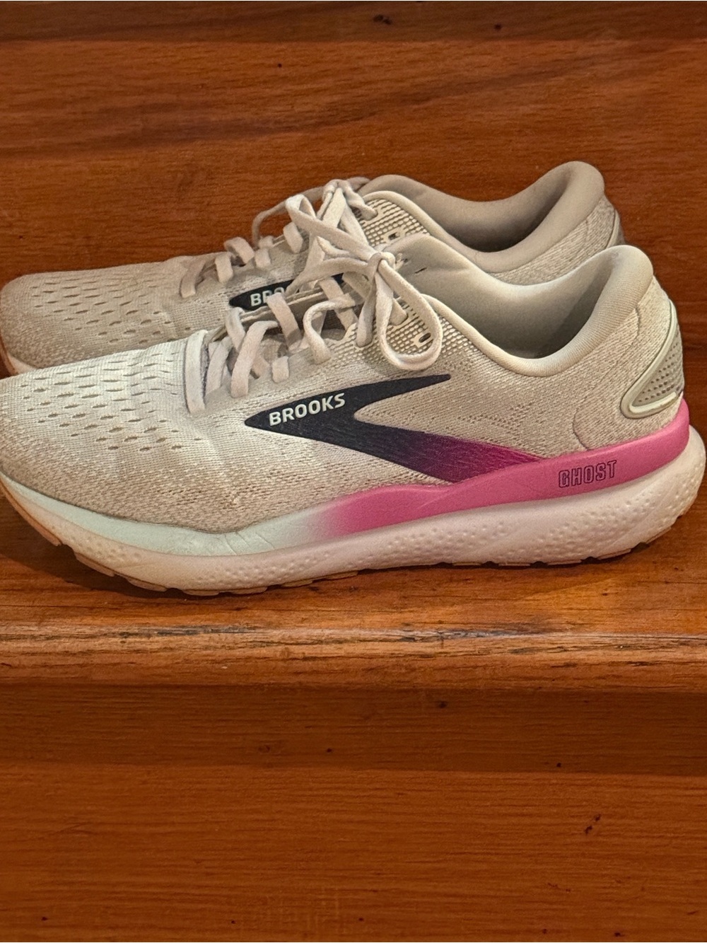 Brooks Women’s Ghost 16 Neutral Running Shoe 7.5 White/Grey/Estate Blue